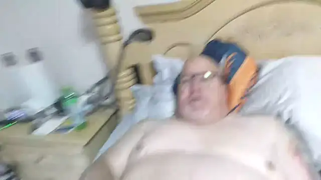 Snapshot of Bigbear0563 chatting on 03-04-26, 04:35 Bigbear0563 online show from 03-04-26, 04:35