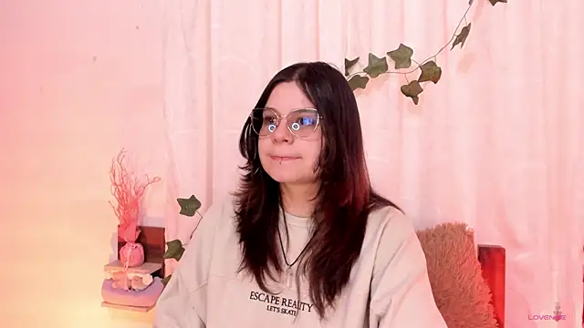 Snapshot of Mey_moon chatting on 02-13-25, 03:56 Mey moon online show from 02-13-25, 03:56