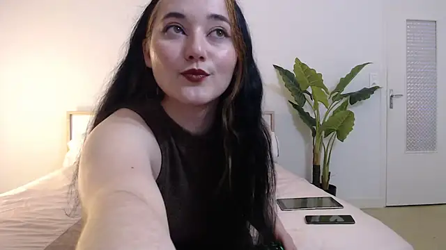 Crystal-dreamt online show from 12-17-24, 09:28