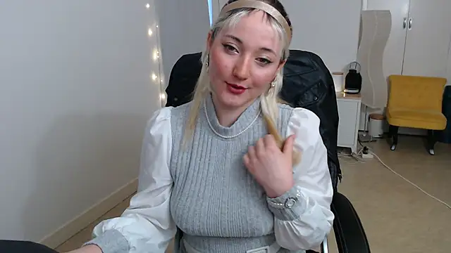 Crystal-dreamt online show from 10-15-25, 07:52