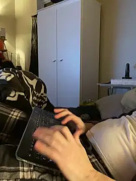 Snapshot of Helly069 chatting on 12-27-24, 07:18 Helly069 online show from 12-27-24, 07:18