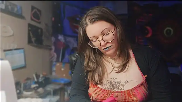 Snapshot of spunlikecottoncandy chatting on 10-31-25, 05:47 spunlikecottoncandy online show from 10-31-25, 05:47