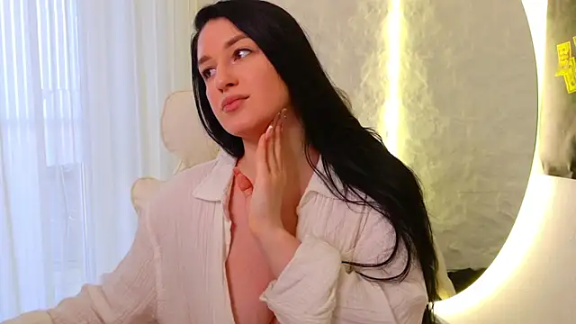 moniqque online show from 12-04-25, 08:23