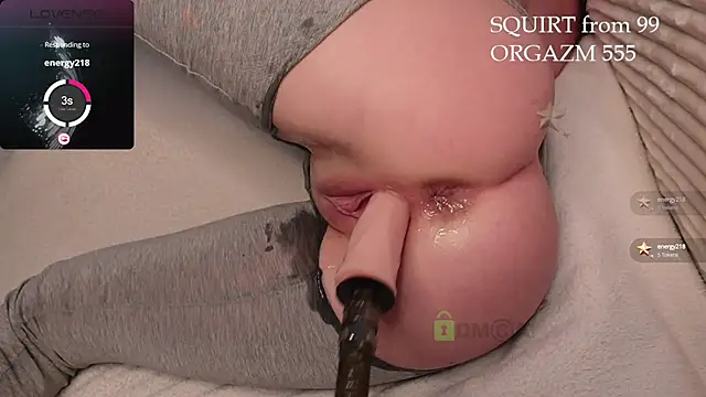 Snapshot of Alissaasex chatting on 02-15-25, 04:34 Alissaasex online show from 02-15-25, 04:34