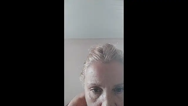 Snapshot of Alicia_Sage chatting on 10-17-25, 06:49 Alicia Sage online show from 10-17-25, 06:49