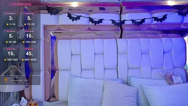 valkiria moore online show from 10-16-25, 07:59