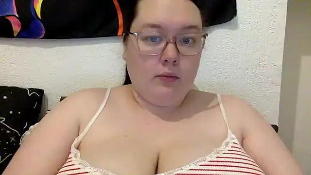 Snapshot of Sexycurvyemilyy chatting on 02-06-26, 08:45 Sexycurvyemilyy online show from 02-06-26, 08:45