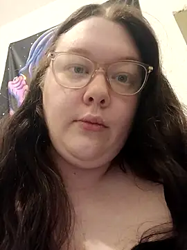 Snapshot of Sexycurvyemilyy chatting on 02-10-26, 04:05 Sexycurvyemilyy online show from 02-10-26, 04:05