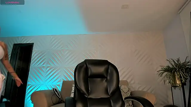 Snapshot of SophiePalmer chatting on 02-11-26, 11:59 SophiePalmer online show from 02-11-26, 11:59