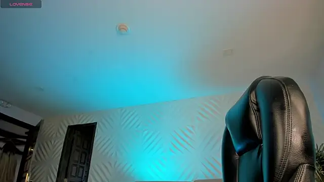 Snapshot of SophiePalmer chatting on 02-12-26, 08:04 SophiePalmer online show from 02-12-26, 08:04