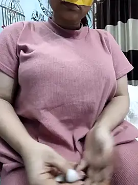 Sexybomb33 online show from 12-07-24, 07:21