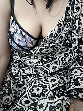 Sexybomb33 online show from 02-24-25, 12:59