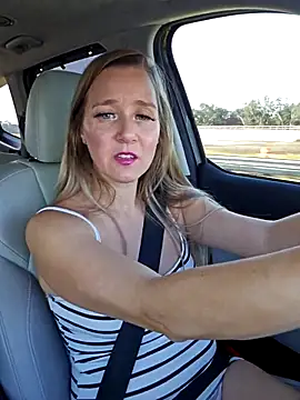 Snapshot of SkyelarSommer chatting on 11-10-25, 02:49 SkyelarSommer online show from 11-10-25, 02:49