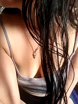 Snapshot of LissaThompsom chatting on 12-13-24, 02:38 LissaThompsom online show from 12-13-24, 02:38