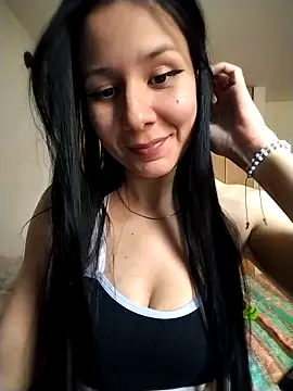 Snapshot of LissaThompsom chatting on 09-23-25, 06:33 LissaThompsom online show from 09-23-25, 06:33