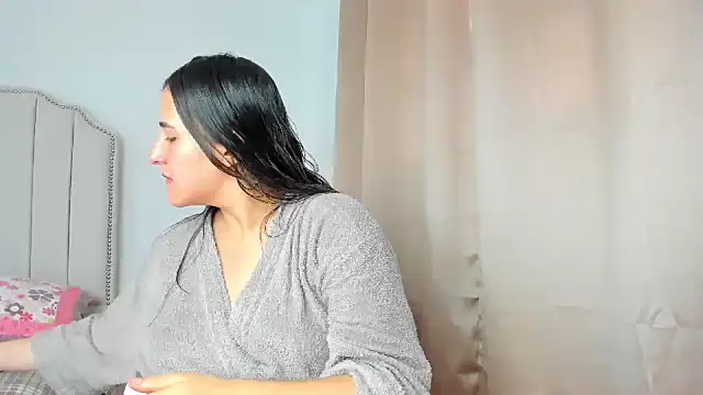 Hanna86 online show from 11-20-25, 05:23