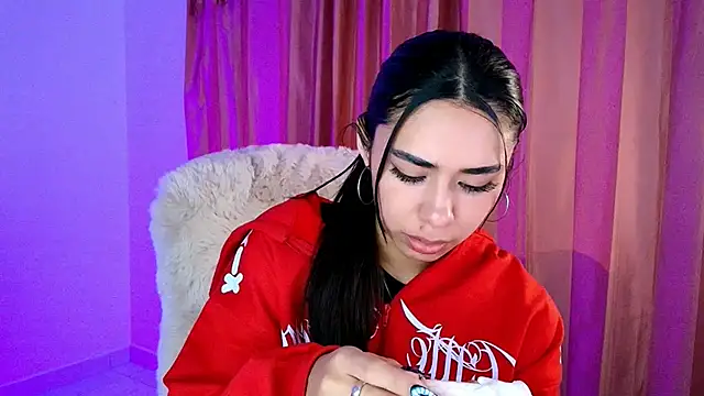 Snapshot of AmyOlimpo chatting on 10-23-25, 04:23 AmyOlimpo online show from 10-23-25, 04:23