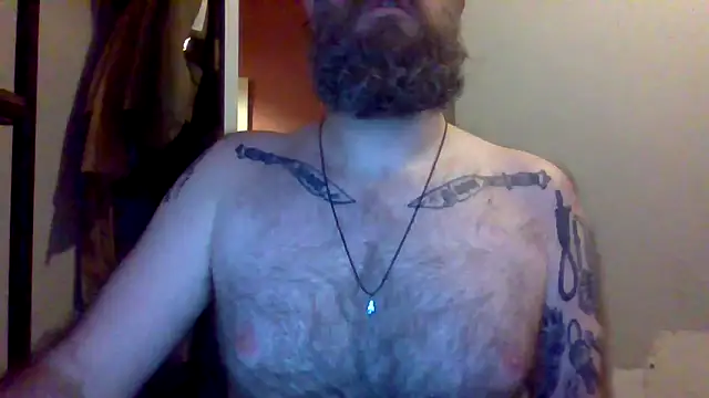 Snapshot of Thrillhouse chatting on 11-12-25, 09:14 Thrillhouse online show from 11-12-25, 09:14