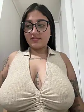 Snapshot of croftsmila chatting on 10-25-25, 10:59 croftsmila online show from 10-25-25, 10:59