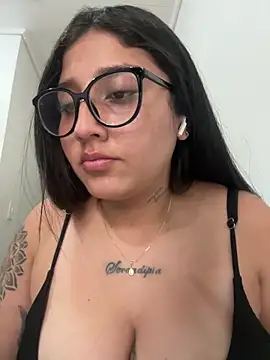 Snapshot of croftsmila chatting on 10-31-25, 09:16 croftsmila online show from 10-31-25, 09:16