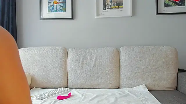 bellahot77 online show from 02-16-25, 10:21