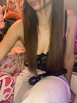 Snapshot of LaPetitechienne1 chatting on 10-09-25, 08:29 LaPetitechienne1 online show from 10-09-25, 08:29