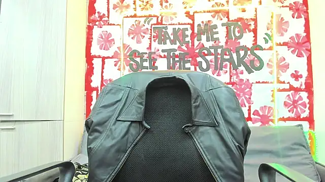 Mhelanny2 online show from 02-19-25, 08:12