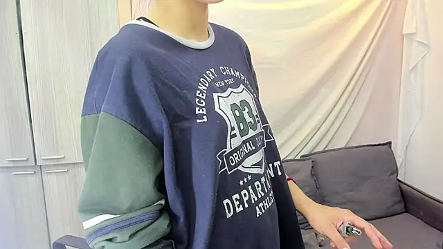 Mhelanny2 online show from 09-28-25, 06:02