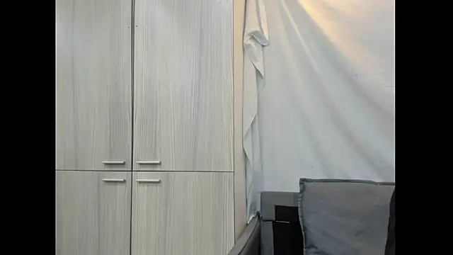 Mhelanny2 online show from 12-13-25, 08:58