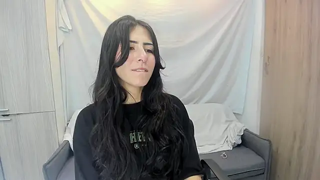 Mhelanny2 online show from 01-31-26, 07:11