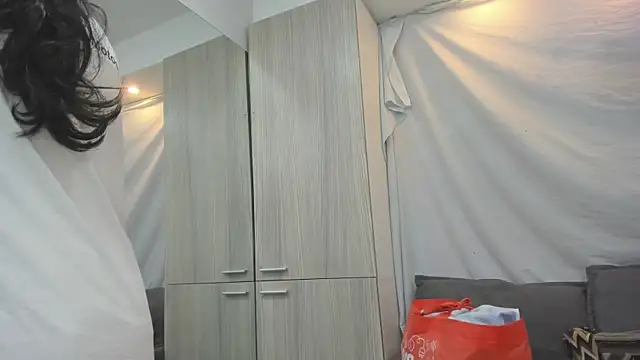 Mhelanny2 online show from 02-06-26, 05:16