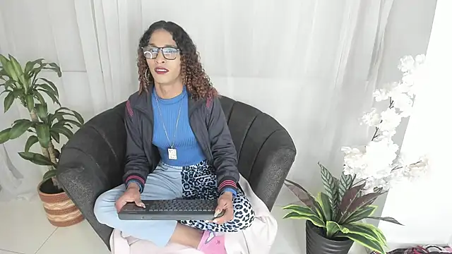StefanyMiler online show from 12-29-24, 06:56