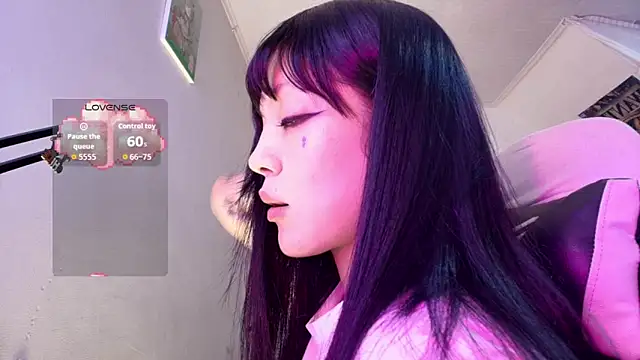 Snapshot of Persia_09 chatting on 11-13-25, 01:26 Persia 09 online show from 11-13-25, 01:26