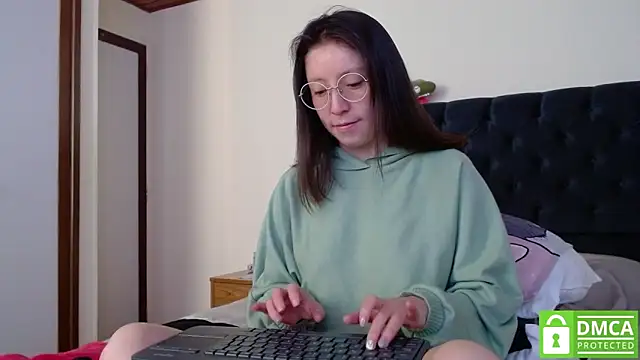 Sophi Cute online show from 12-22-24, 12:49