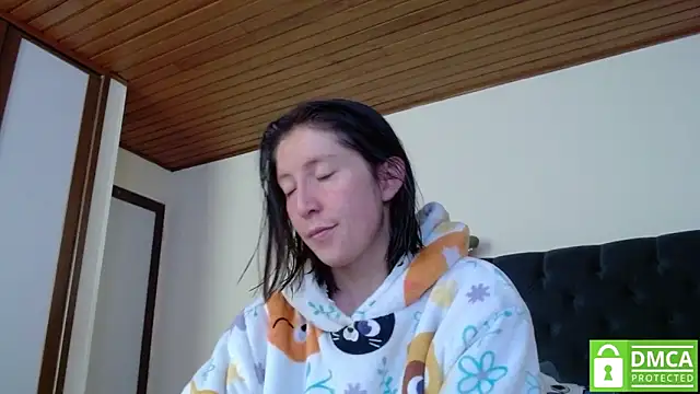 Sophi Cute online show from 12-28-24, 07:22