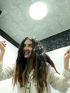 Snapshot of Sam_Sara chatting on 10-08-25, 03:42 Sam Sara online show from 10-08-25, 03:42