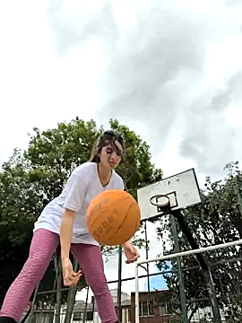 Snapshot of Sam_Sara chatting on 10-15-25, 03:23 Sam Sara online show from 10-15-25, 03:23