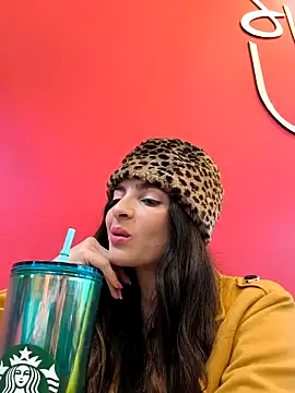 Snapshot of Sam_Sara chatting on 10-19-25, 10:21 Sam Sara online show from 10-19-25, 10:21