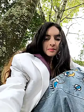 Snapshot of Sam_Sara chatting on 10-23-25, 05:44 Sam Sara online show from 10-23-25, 05:44