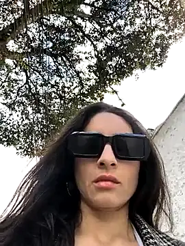 Snapshot of Sam_Sara chatting on 11-02-25, 06:43 Sam Sara online show from 11-02-25, 06:43