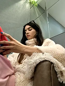 Snapshot of Sam_Sara chatting on 11-10-25, 02:49 Sam Sara online show from 11-10-25, 02:49