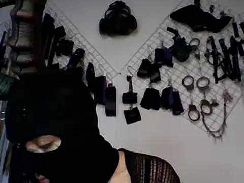 Snapshot of FeticheMacabre chatting on 01-01-25, 11:18 FeticheMacabre online show from 01-01-25, 11:18