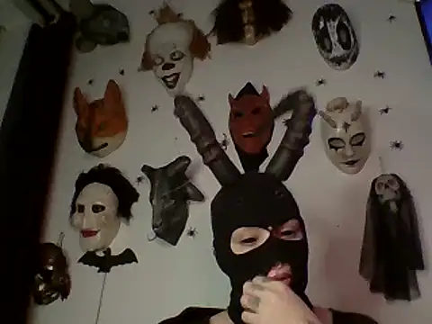 Snapshot of FeticheMacabre chatting on 02-14-25, 01:13 FeticheMacabre online show from 02-14-25, 01:13