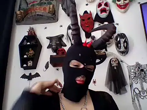 Snapshot of FeticheMacabre chatting on 11-22-25, 04:28 FeticheMacabre online show from 11-22-25, 04:28