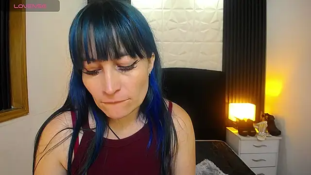 alicia moom online show from 12-30-24, 06:16