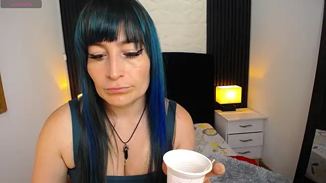 alicia moom online show from 03-15-25, 07:27