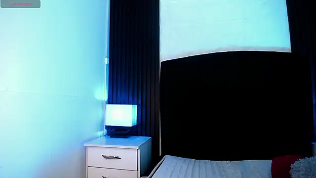 alicia moom online show from 10-23-25, 07:56