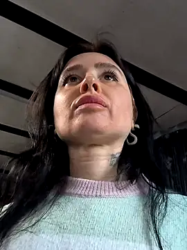 Snapshot of KikiXRed chatting on 03-19-25, 03:19 KikiXRed online show from 03-19-25, 03:19