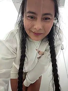 Snapshot of bellapaty chatting on 10-31-25, 08:48 bellapaty online show from 10-31-25, 08:48