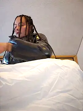 Snapshot of bellapaty chatting on 11-14-25, 08:24 bellapaty online show from 11-14-25, 08:24